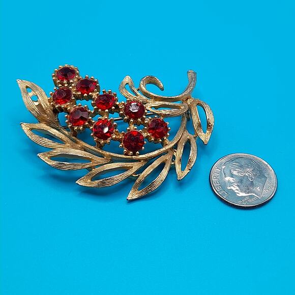 Vintage Red Rhinestone Floral Brooch, Mid-Century, Vintage Jewelry - Picture 8 of 8